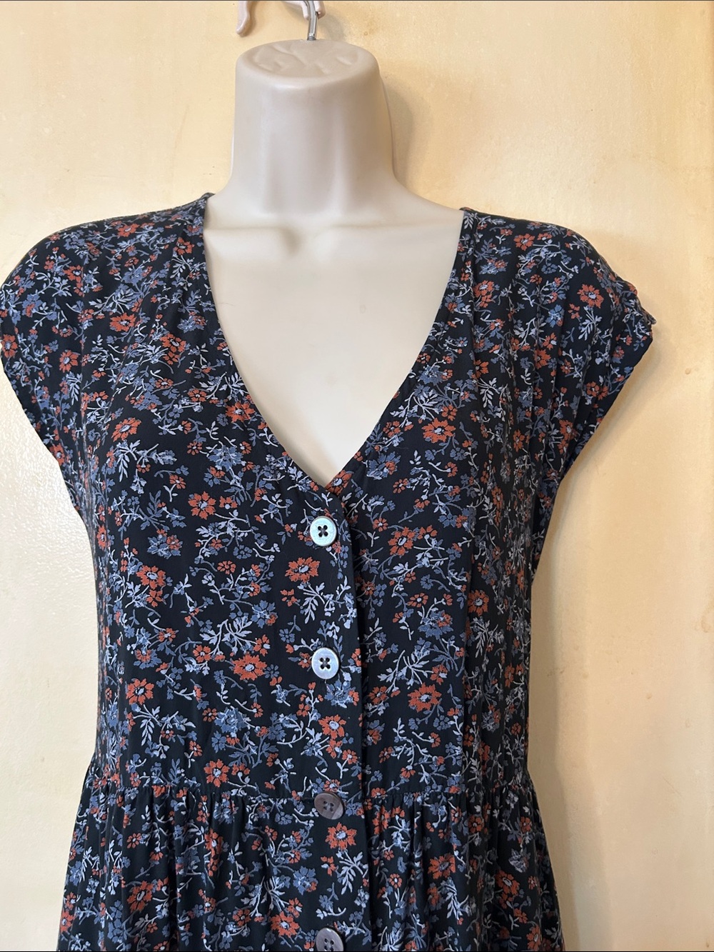 Madewell Black Floral Button-Front Midi Dress with Rust Accents size XS - Picture 3 of 13